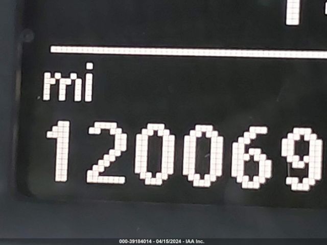 1VWBV7A38FC067977 Volkswagen Passat 2.0l Tdi Se