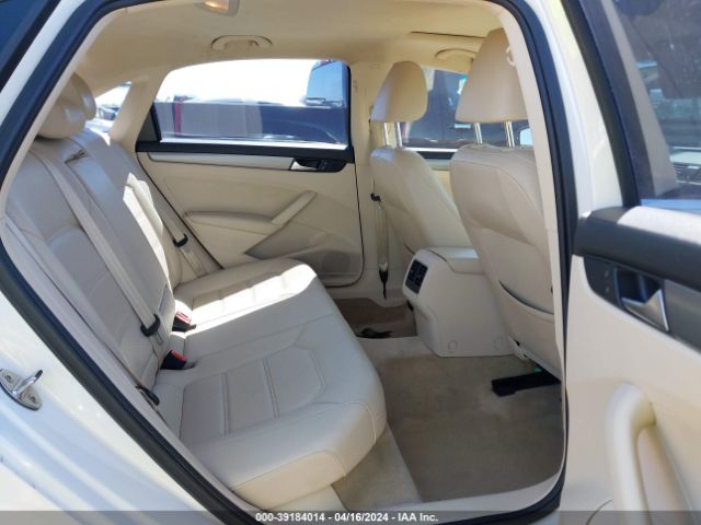 1VWBV7A38FC067977 Volkswagen Passat 2.0l Tdi Se
