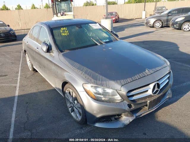2018 55SWF4JB5JU278054 main image