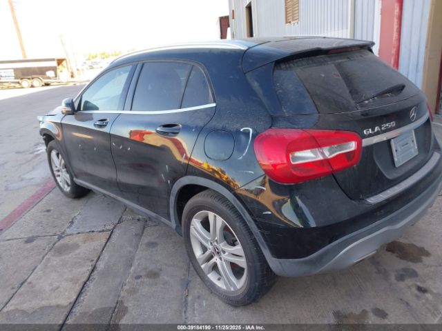 2018 MERCEDES-BENZ GLA 250 WDCTG4EB4JJ428332 Photo 2