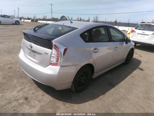 Toyota Prius Two 2015 JTDKN3DU5F0476553 Image 4