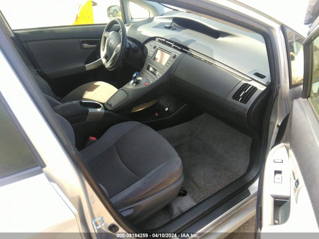 Toyota Prius Two 2015 JTDKN3DU5F0476553 Image 5