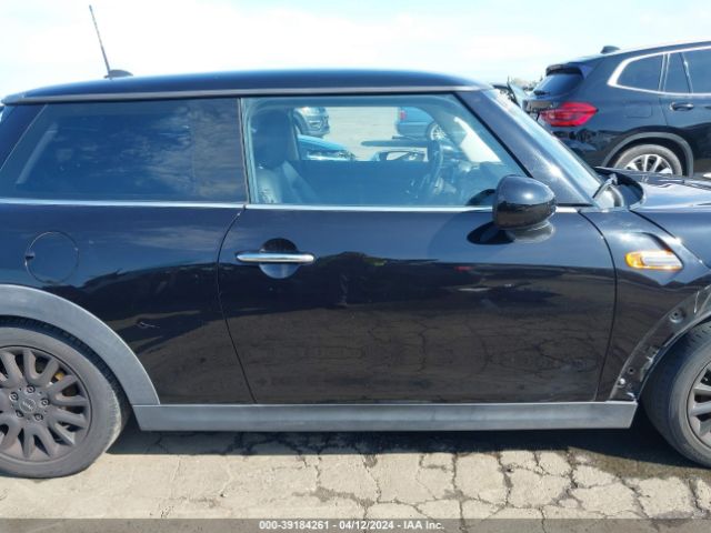 WMWXP5C33H2F61869 Mini Hardtop Cooper