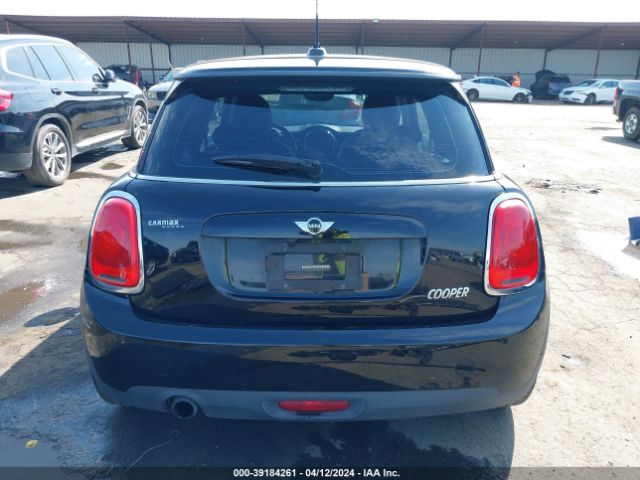 WMWXP5C33H2F61869 Mini Hardtop Cooper