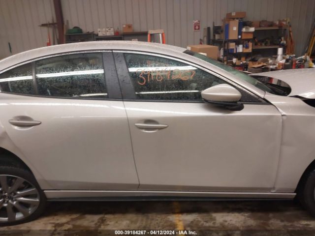 3MZBPABL4NM317041 Mazda Mazda3 Select