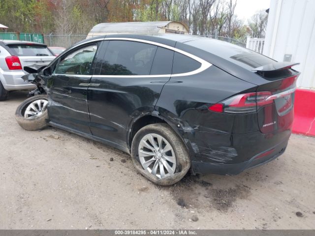 5YJXCBE26JF105107 Tesla MODEL X