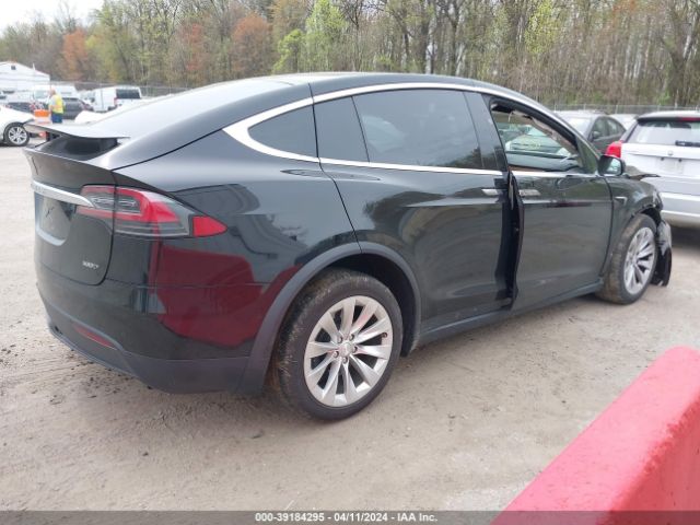 5YJXCBE26JF105107 Tesla MODEL X