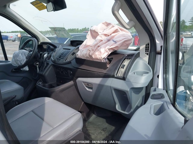 Ford Transit-150 2018 1FTYE2YM8JKA25449 Image 5
