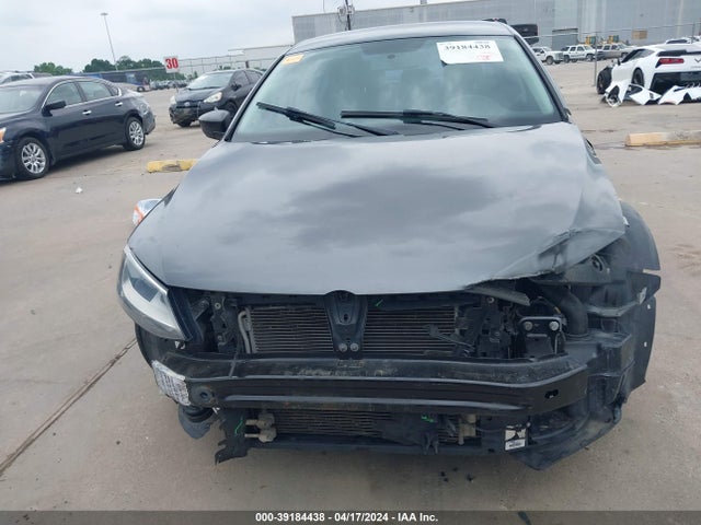 3VW2K7AJ9FM320889 Volkswagen Jetta 2.0l S