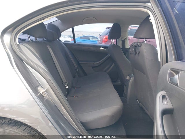3VW2K7AJ9FM320889 Volkswagen Jetta 2.0l S