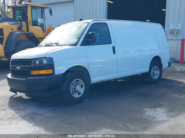 Chevrolet Express 2500 Work Van 2018 1GCWGAFPXJ1344835 Image 2