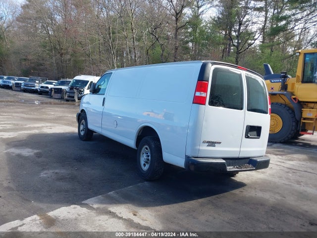 Chevrolet Express 2500 Work Van 2018 1GCWGAFPXJ1344835 Image 3