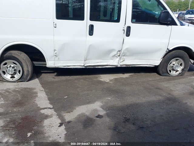 Chevrolet Express 2500 Work Van 2018 1GCWGAFPXJ1344835 Image 6