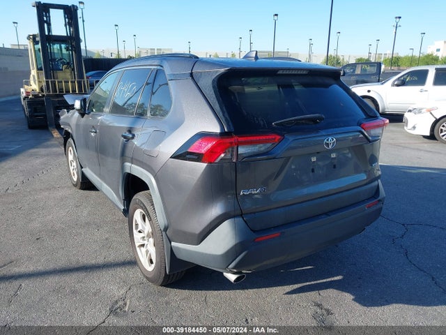 Toyota Rav4 Xle 2019 JTMW1RFV3KJ012395 Image 3