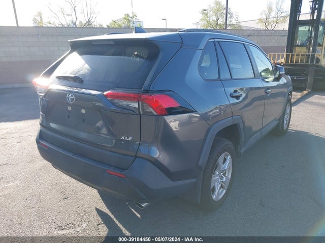 Toyota Rav4 Xle 2019 JTMW1RFV3KJ012395 Image 4