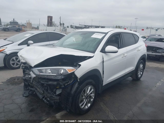 Hyundai TUCSON SE 2018 KM8J23A48JU765478 Image 2