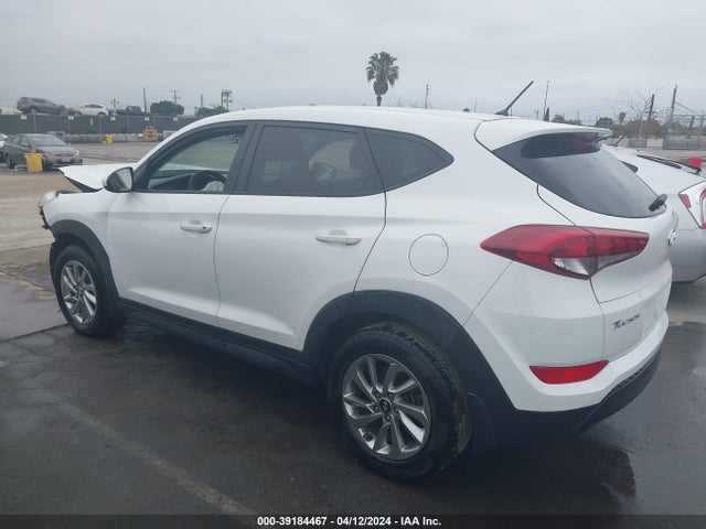Hyundai TUCSON SE 2018 KM8J23A48JU765478 Image 3