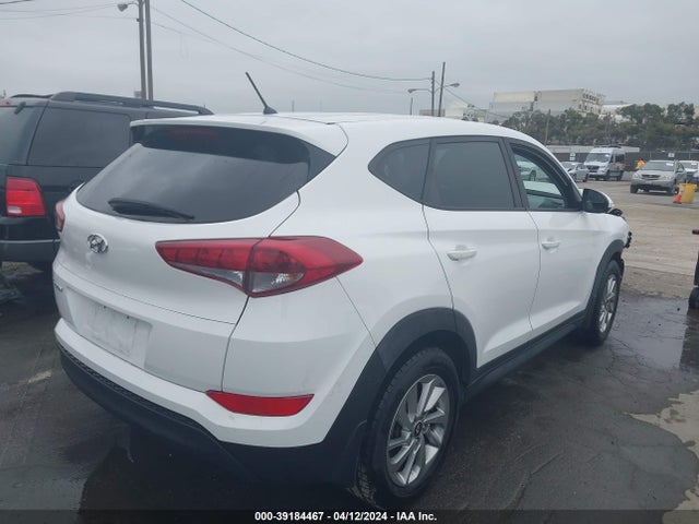 Hyundai TUCSON SE 2018 KM8J23A48JU765478 Image 4