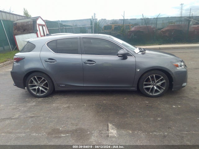 JTHKD5BHXF2217077 Lexus CT 200H