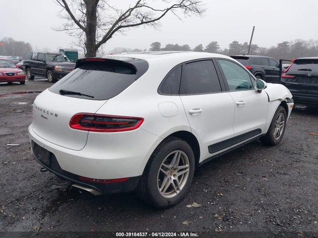 2018 PORSCHE MACAN WP1AA2A55JLB01931 Photo 3