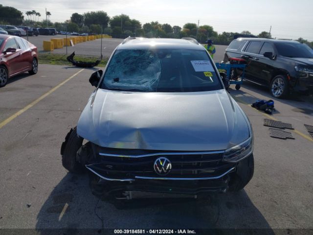 3VV8B7AX9NM061774 Volkswagen Tiguan 2.0t Se R-line Black
