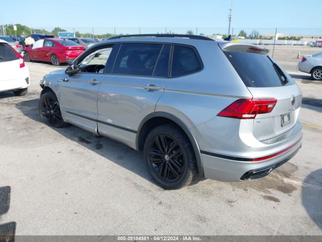 3VV8B7AX9NM061774 Volkswagen Tiguan 2.0t Se R-line Black