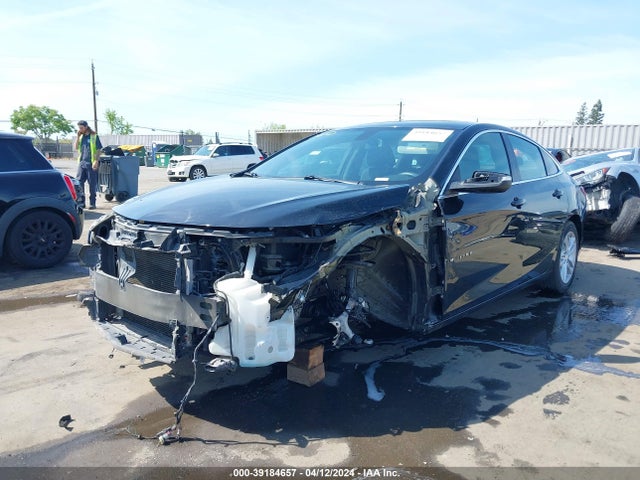 Chevrolet MALIBU LT 2018 1G1ZD5ST4JF113828 Image 2