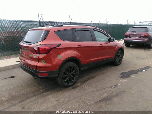 1FMCU9GD0KUA94791 Ford ESCAPE SE