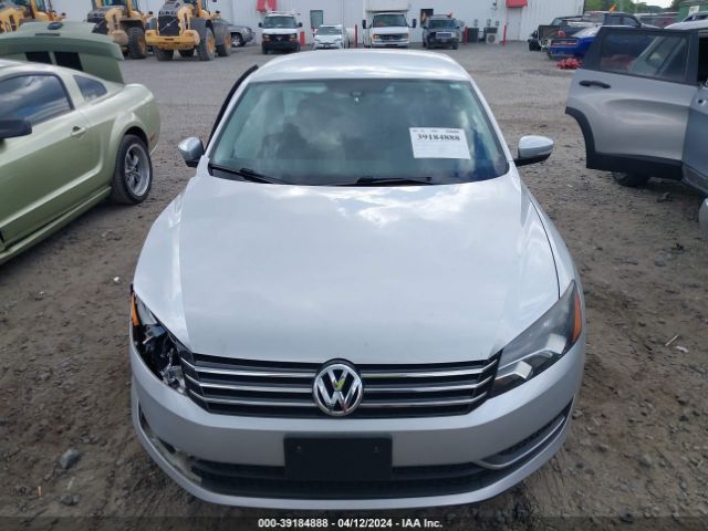 1VWAT7A30EC028011 Volkswagen Passat 1.8t Wolfsburg Edition