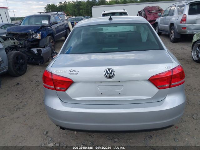 1VWAT7A30EC028011 Volkswagen Passat 1.8t Wolfsburg Edition