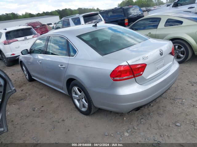 1VWAT7A30EC028011 Volkswagen Passat 1.8t Wolfsburg Edition