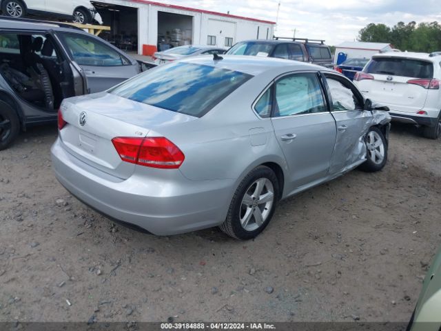 1VWAT7A30EC028011 Volkswagen Passat 1.8t Wolfsburg Edition