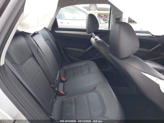 1VWAT7A30EC028011 Volkswagen Passat 1.8t Wolfsburg Edition