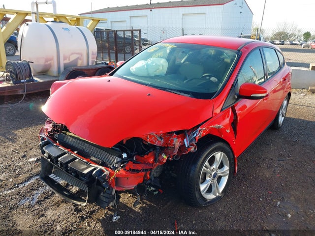 Ford FOCUS SE 2014 1FADP3K21EL361410 Image 2