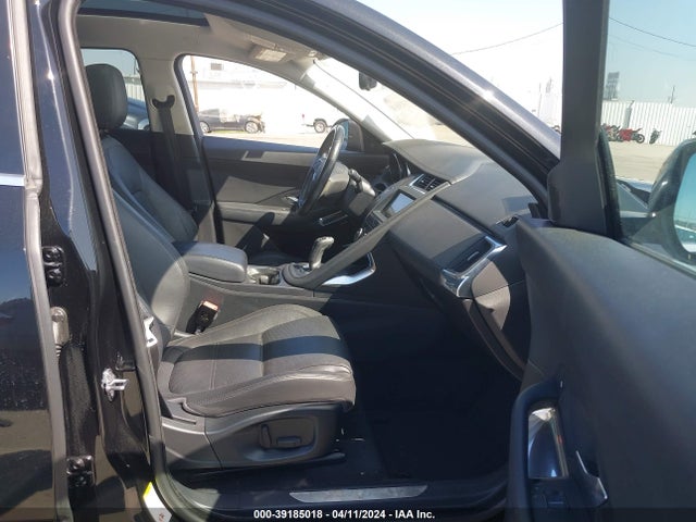 2018 JAGUAR E-PACE SADFJ2FX1J1Z15768 Photo 4