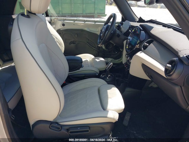 2023 MINI CONVERTIBLE WMW43DL04P3P64886 Photo 4