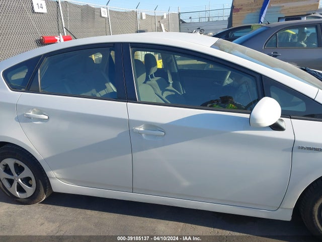 Toyota Prius Two 2015 JTDKN3DU5F0458196 Image 13