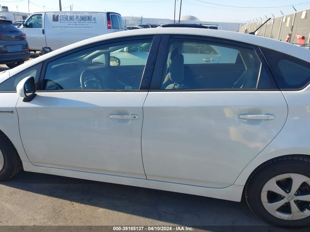 Toyota Prius Two 2015 JTDKN3DU5F0458196 Image 14