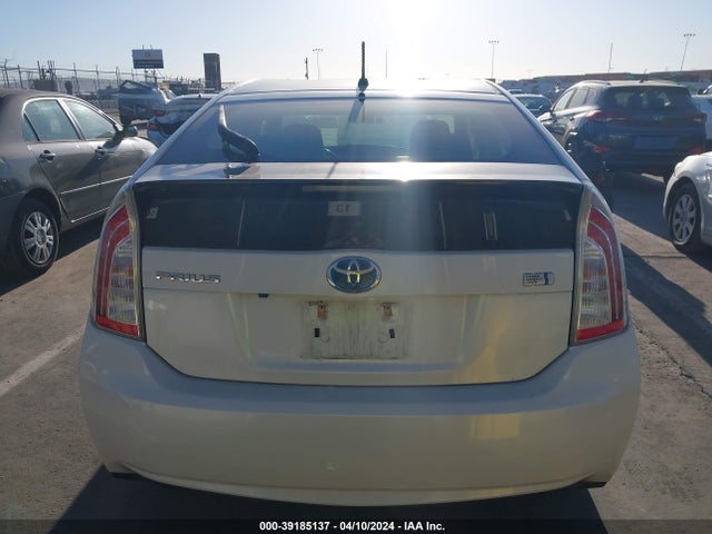 Toyota Prius Two 2015 JTDKN3DU5F0458196 Image 16