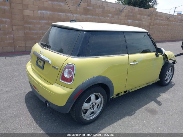 2011 MINI COOPER WMWSU3C51BTX97167 Photo 3