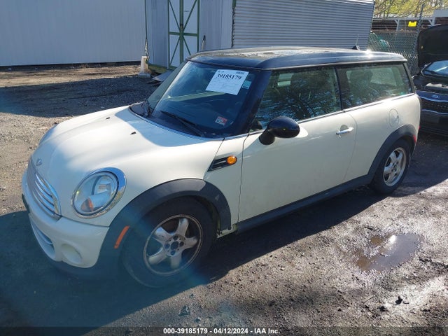 2011 MINI COOPER CLUBMAN WMWZF3C51BT188900 Photo 1