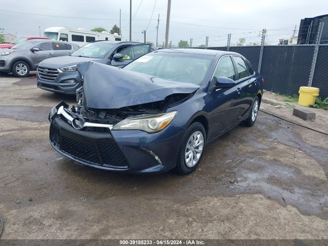 Toyota CAMRY LE 2015 4T4BF1FK6FR445352 Image 2