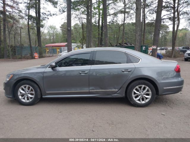 1VWAT7A39HC074635 Volkswagen Passat 1.8t S