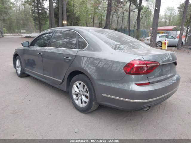 1VWAT7A39HC074635 Volkswagen Passat 1.8t S