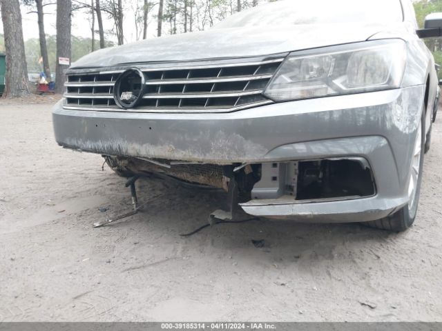 1VWAT7A39HC074635 Volkswagen Passat 1.8t S
