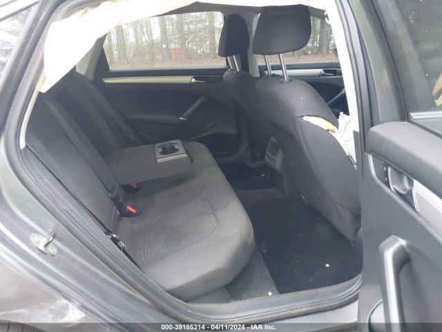1VWAT7A39HC074635 Volkswagen Passat 1.8t S
