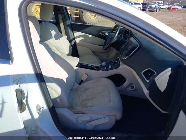 Chrysler 200 Limited 2015 1C3CCCAB5FN745011 Image 5