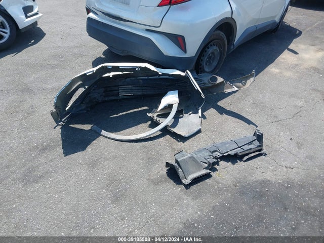 Toyota C-HR LE 2019 JTNKHMBX1K1051938 Image 11