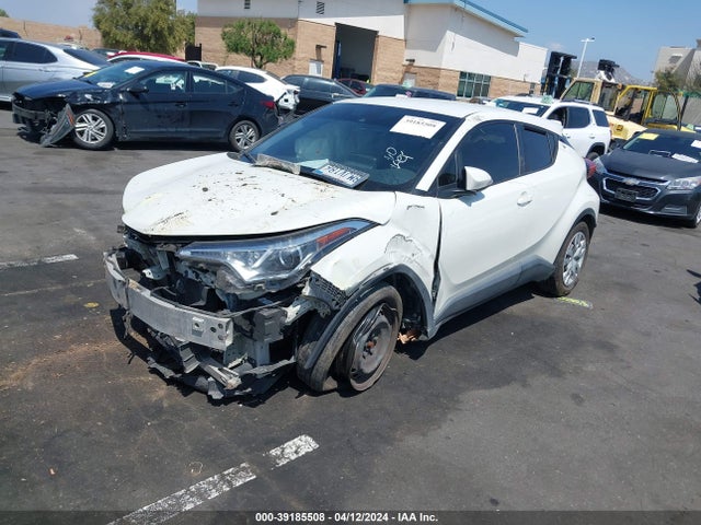 Toyota C-HR LE 2019 JTNKHMBX1K1051938 Image 2
