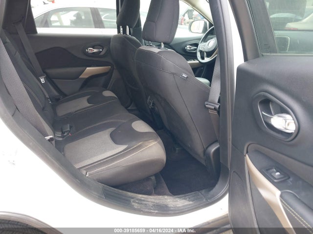 1C4PJLCX4JD524557 Jeep Cherokee Latitude Fwd